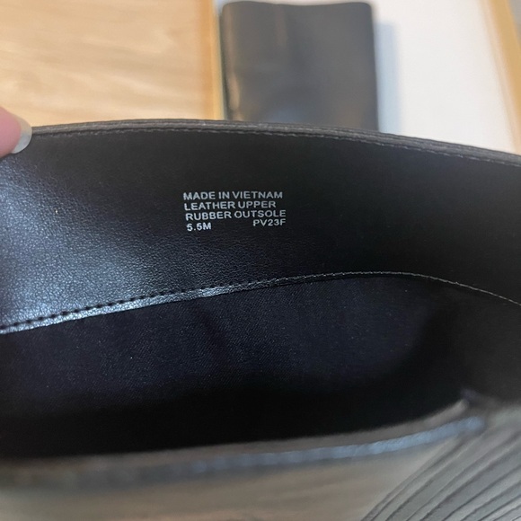 MICHAEL KORS ISRA WEDGE BOOT LEATHER US 5.5M - Picture 11 of 11